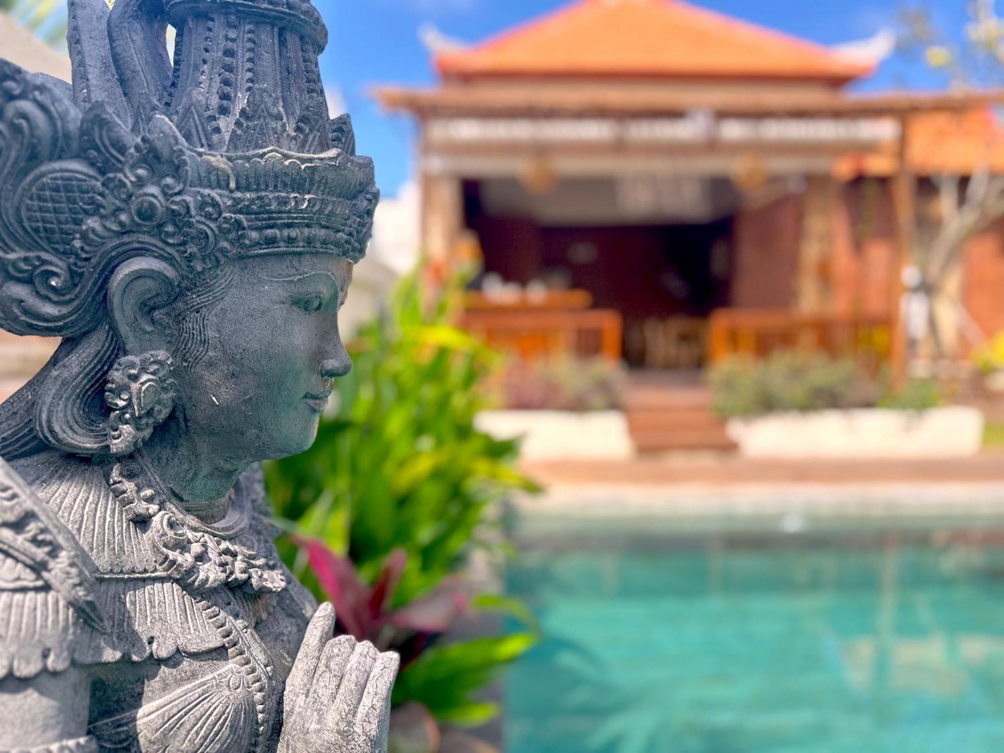 Puri Melati Hotell Uluwatu Exteriör bild